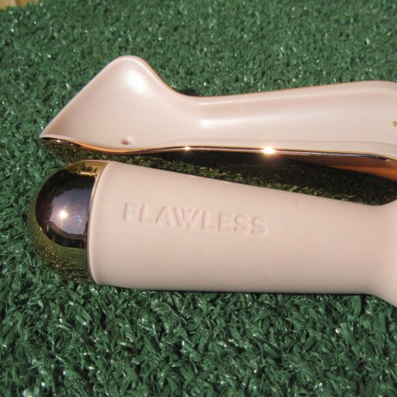 New Flawless Facial Cleanser Ultra Hygienic Cleansing Rechargeable FTFCLR - Picture 3 of 6